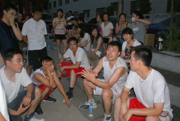看看样本篮球队在驰普城中的激战!