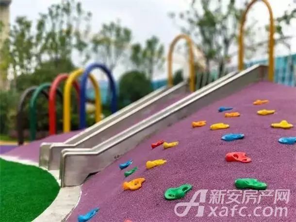 孩子的一小步,成长的一大步 儿童乐园实景拍摄 3-6岁小童区 迷你攀岩