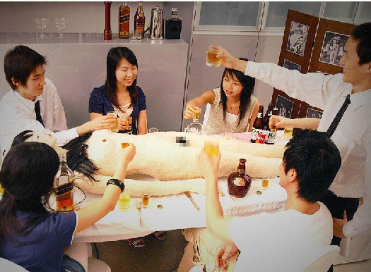 日本为啥总有新招?日本人开始流行"食人宴"