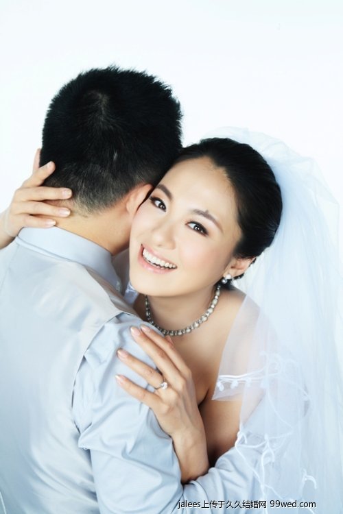 图潜伏中的左蓝沈傲君结婚了成名稍晚幸福不迟