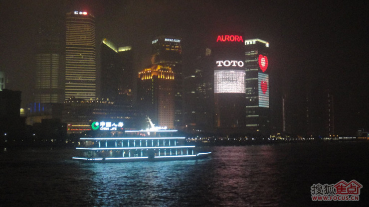 晚上的夜景照片 cb605b7bd9ca0196cb73bf820908eed3.jpg