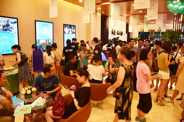 城投临江雅苑售楼处8.5亮相 逾200组客户到场参观