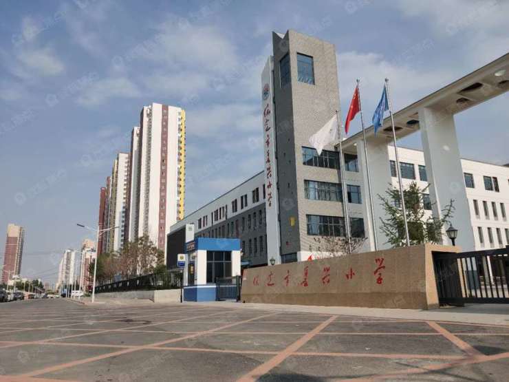 内部配套:社区幼儿园,高端会所周边配套:保定复兴小学,保百购物广场
