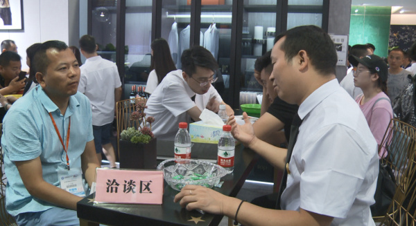 CCTV《对话星品牌》助力雷拓高端全屋定制