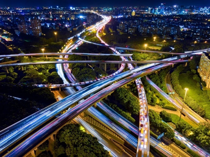 最红交通高架纵横贯通南北轨交立现通城繁华