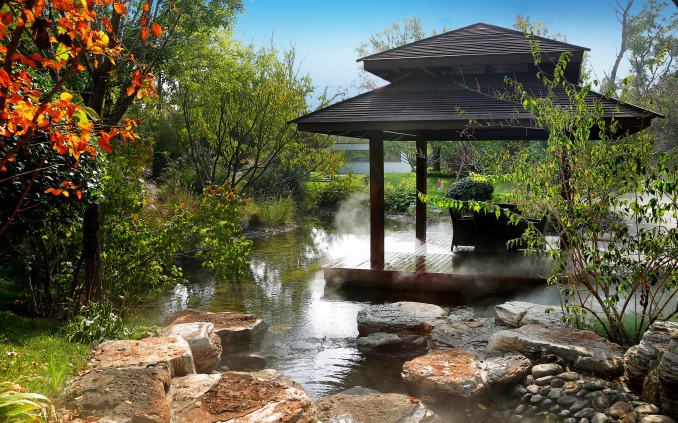 牛驼温泉孔雀城 用冬日温暖创造美好生活