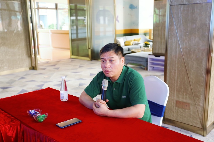 广清区域总裁丁国民发言广清区域总裁丁国民为安全知识竞赛总决赛前