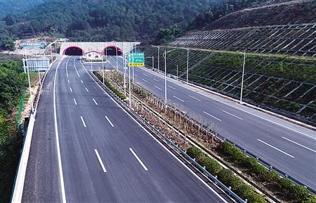 9公里,走向为华岩隧道(在建)——缙云山隧道—来凤镇—定林云雾山隧道