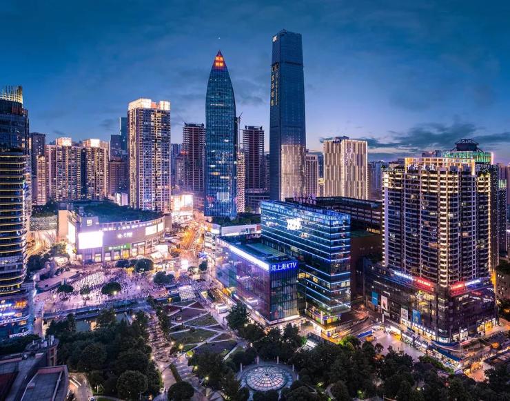 重庆时代中心,境鉴重庆未来新奢云境会客厅盛放暨国际时尚之夜