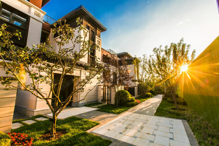 一墅倾城,圆宜兴半山豪宅梦