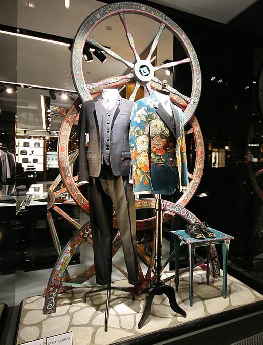 你绝对应该收藏的经典橱窗设计!