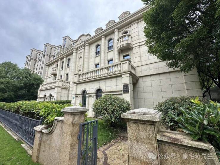 包含原武警总医院代挂专家号服务-合规加急协调的词条