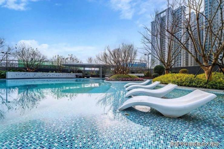 蘭庭湖,四季皆宜,兼具观赏性与趣味性,宜赏宜乐,是孩子们夏日的欢乐场