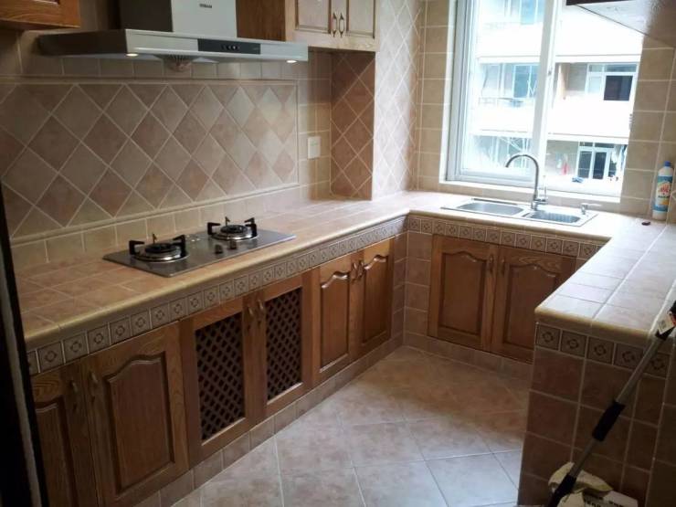 厨房台面,用什么材料好看又好搞卫生?