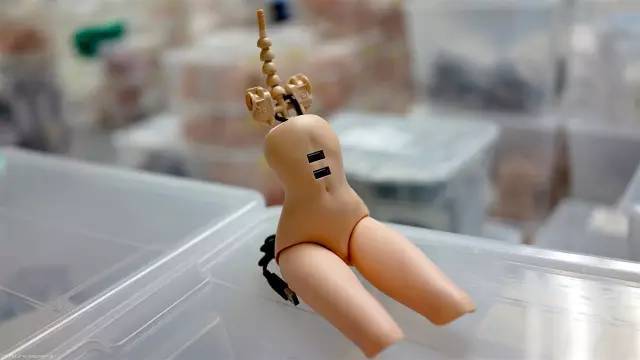 的原作者danny choo 也终于搞出了一个标准的 usb 版本,但不是充电器