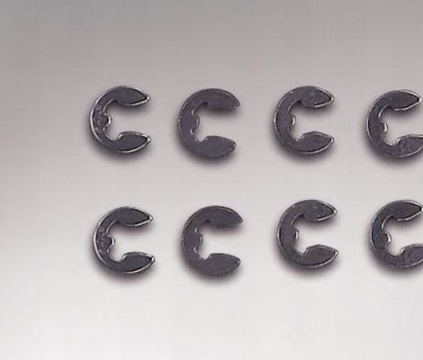 回力卡环常用于后牙游离端缺失患者,回力卡环的卡环臂高端位于基牙唇