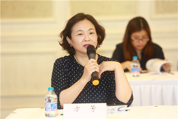 方芳 思量商业总经理 方总首先例举了数个典型社区商业案例,一是早期