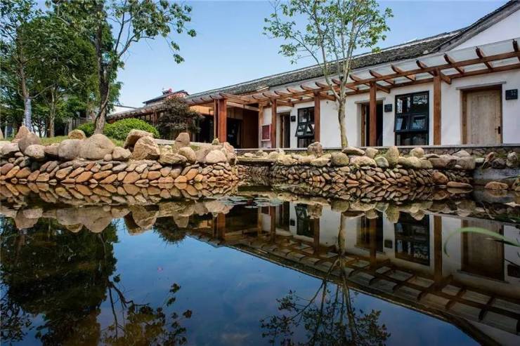 一座鲜花环绕的民国小院,想和你在这里虚度,一分钟有80秒的光阴_装修