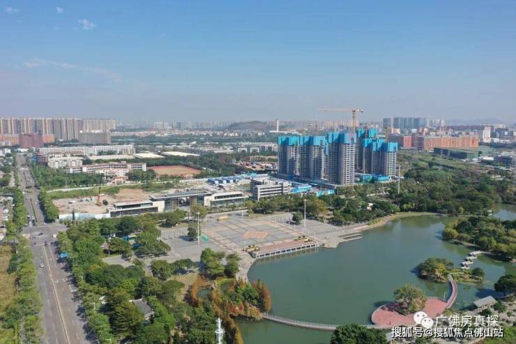 (3)珍藏南向一線湖景,湖居生活範本◆南臨地標級市政公園--東湖公園