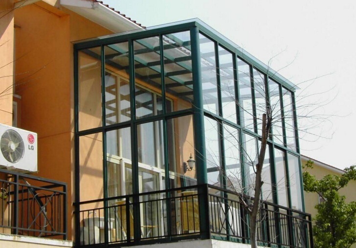 【封阳台材料】一般封阳台可以用塑钢窗,铝合金窗,实木窗,空腹钢窗.