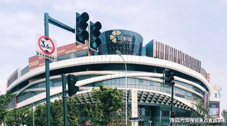 400-8778-334-商业方面:周边有星汇广场,魔方创智城,东方商厦,罗宾森