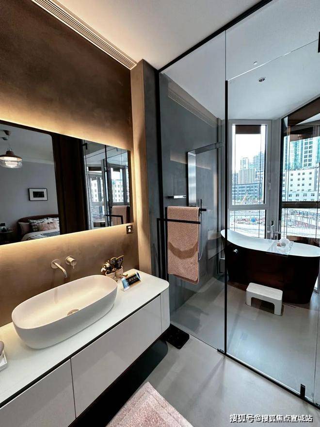 348㎡大平层·实拍596㎡复式·实拍羅智聪 roy房 源 推 荐bester