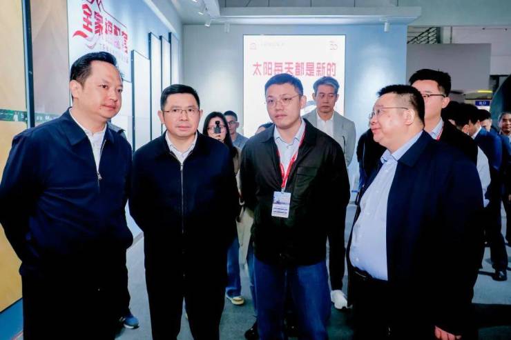 新品角逐潮头,亮点十足!2024高安陶瓷采购节高规格启幕