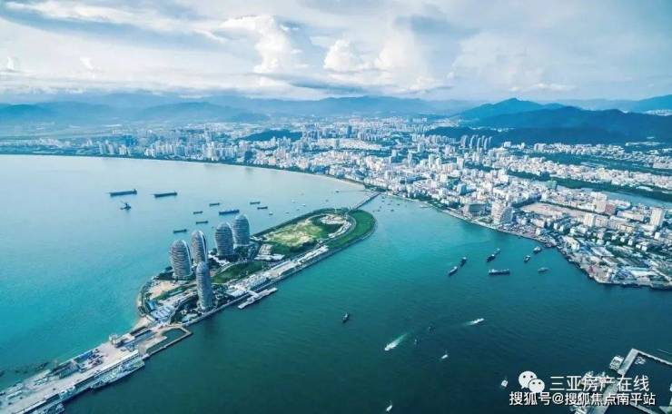海棠湾楼盘：三亚之巅的繁华与宁静
