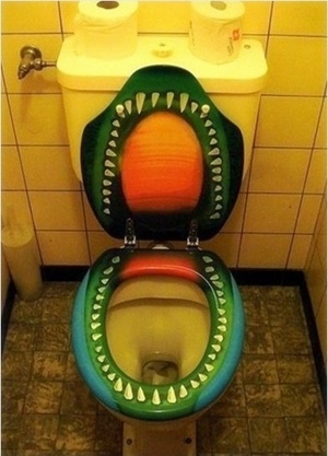 6,人脸马桶5,厕所门是真心的矮了!4,小心剪刀!3,有没有被