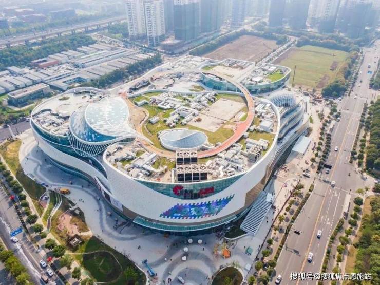 杭州萧山t-one潮博自带商业mall,周边还有奥体印象城,滨江银泰城,skp