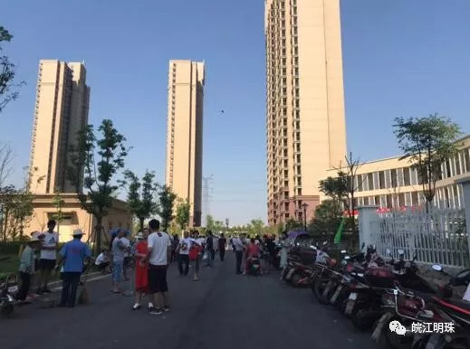 为保障此次交房工作的有序开展,荆山公共服务中心工作