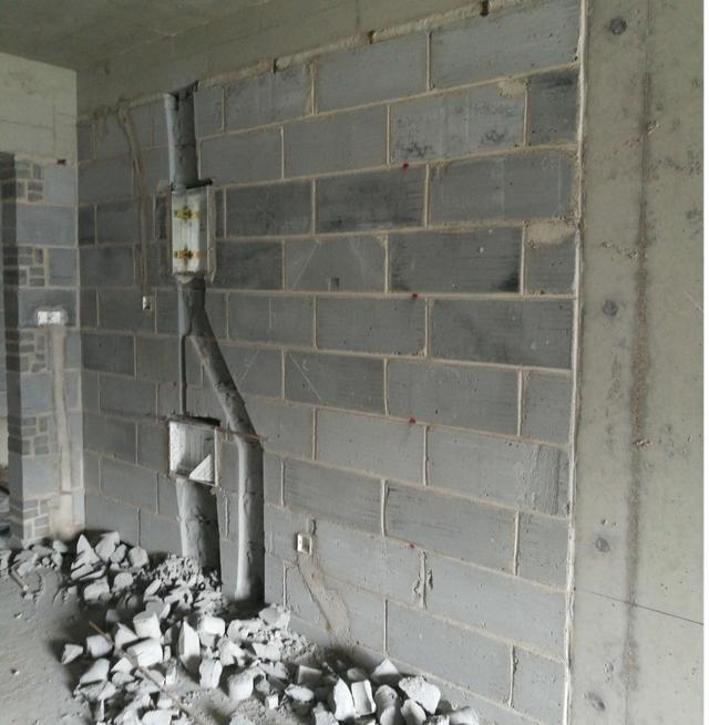 混凝土墙体成型良好,阴阳角无破损,砌体灰缝饱满,观感良好.