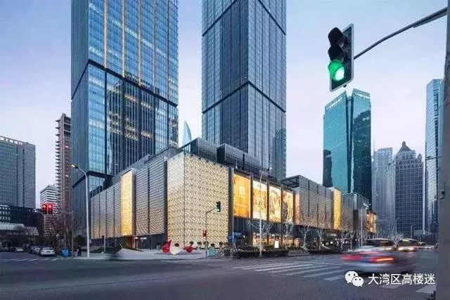陆家嘴滨江金融城的办公体量有整整70万㎡,占了项目规划面积的一半