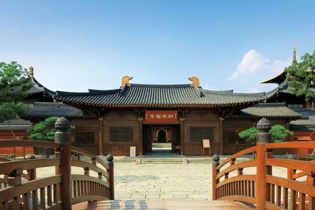 传说知也禅寺是唐代高僧云游到山 经过十年化缘放