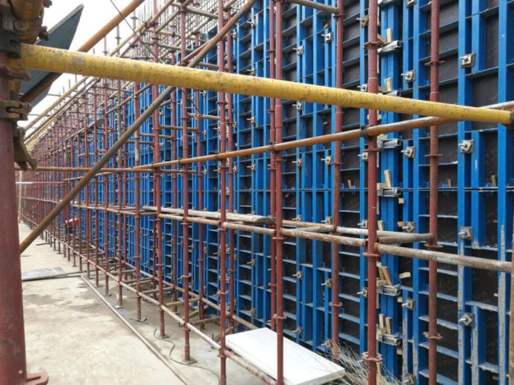 钢框木模钢模板三,模板及预埋深化根据装修图,将清水混凝土墙分割成