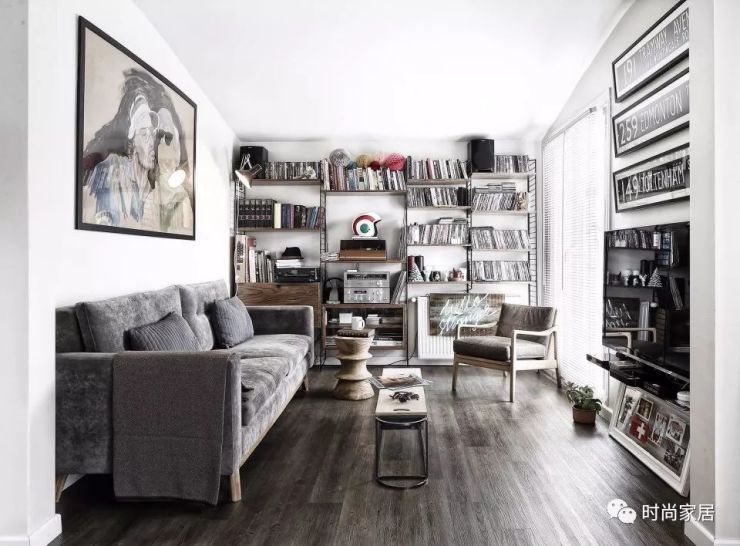 极简太空洞?这个被书籍和纪念品填满小家能不能给你安全感?