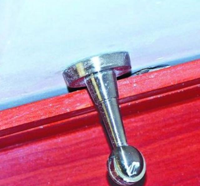 新房装门吸万万别装在此地真懊悔我家没装对太容易坏了